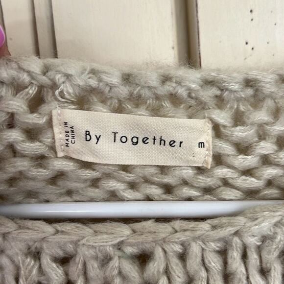 By Together oversized chunky knit sweater size small - Picture 2 of 3
